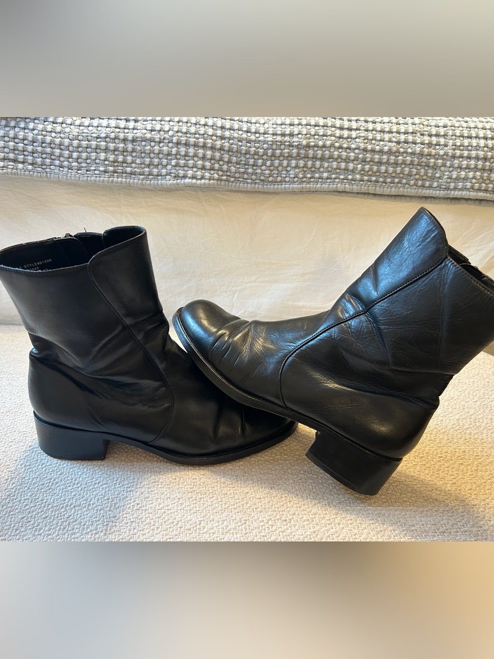 Vintage Black Ankle Boots Size 7.5M Minimalist Block Heel Side Zip Y2K Moto Boot